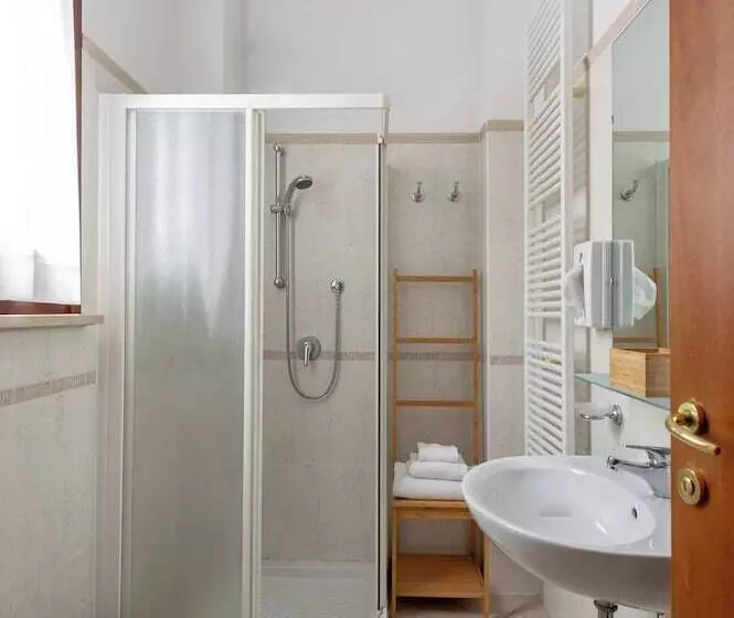 فندق Mantegna Stazione