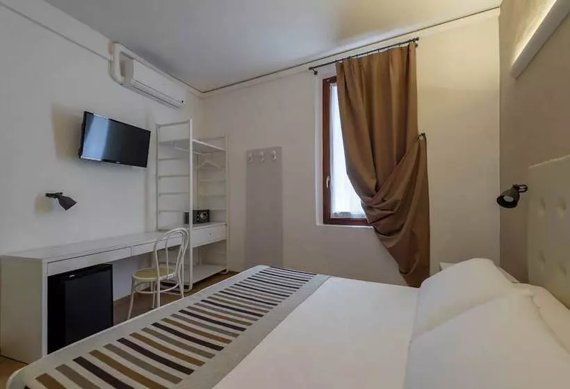 فندق Mantegna Stazione