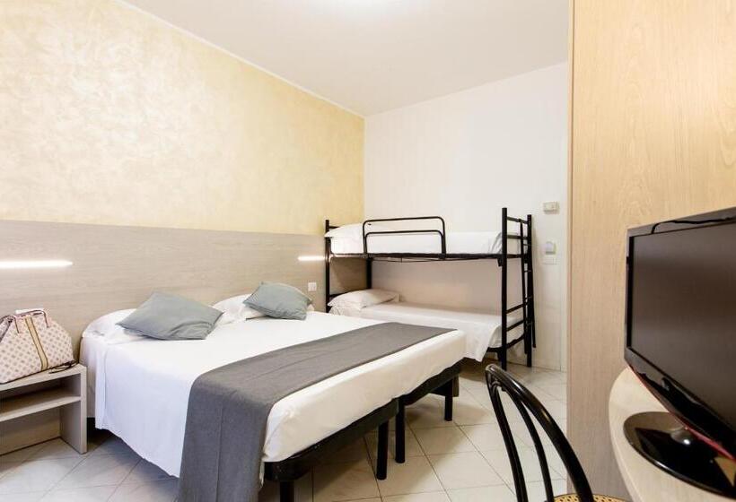 Szálloda Marzia Con Piscina