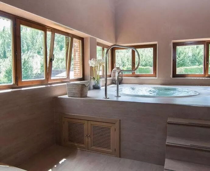 Hotelli Molino De Alcuneza Relais & Châteaux