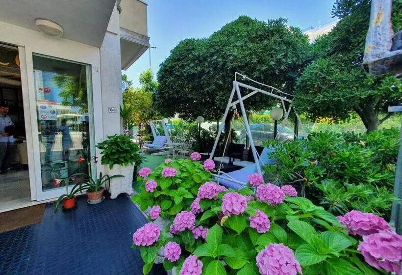 Отель Moresco   Piscina Beach Village