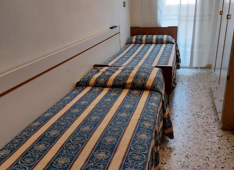 בית מלון כפרי Moresco   Piscina Beach Village