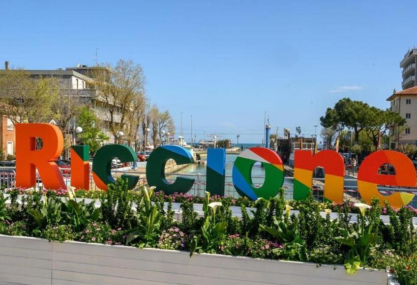 בית מלון כפרי Moresco   Piscina Beach Village