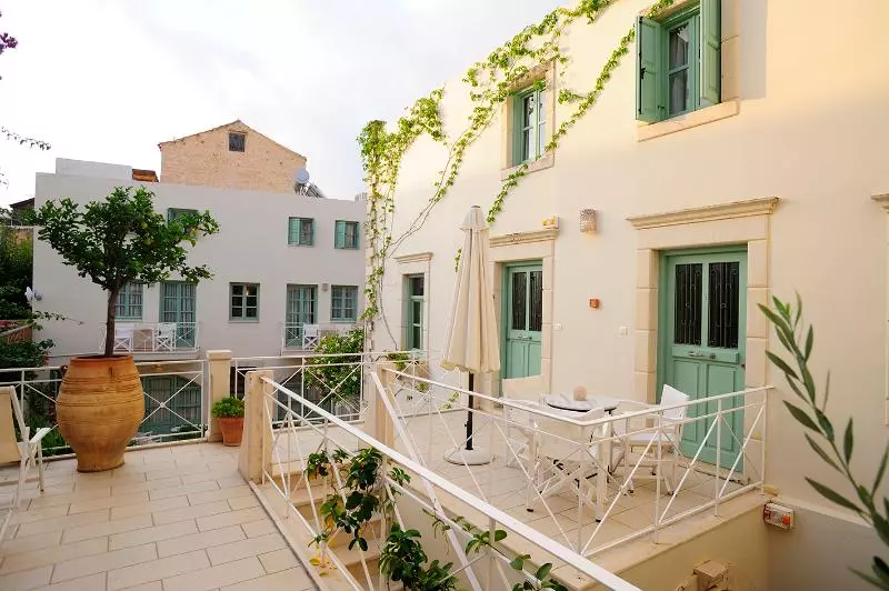 Отель Mythos Suites Boutique