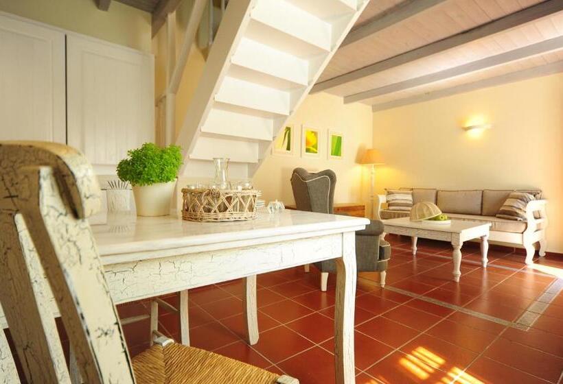 ホテル Mythos Suites Boutique