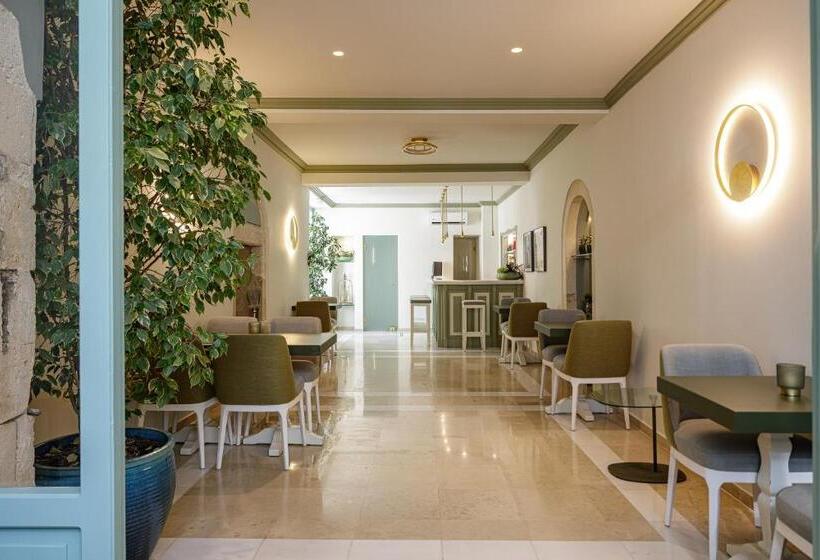 ホテル Mythos Suites Boutique