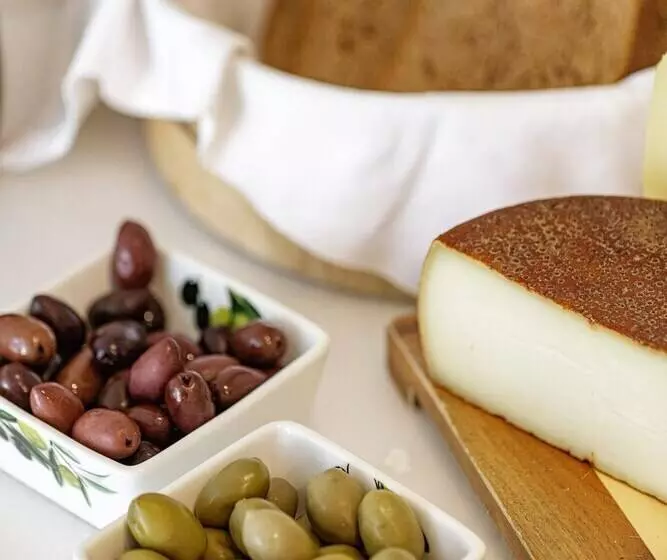 Отель Mythos Suites Boutique