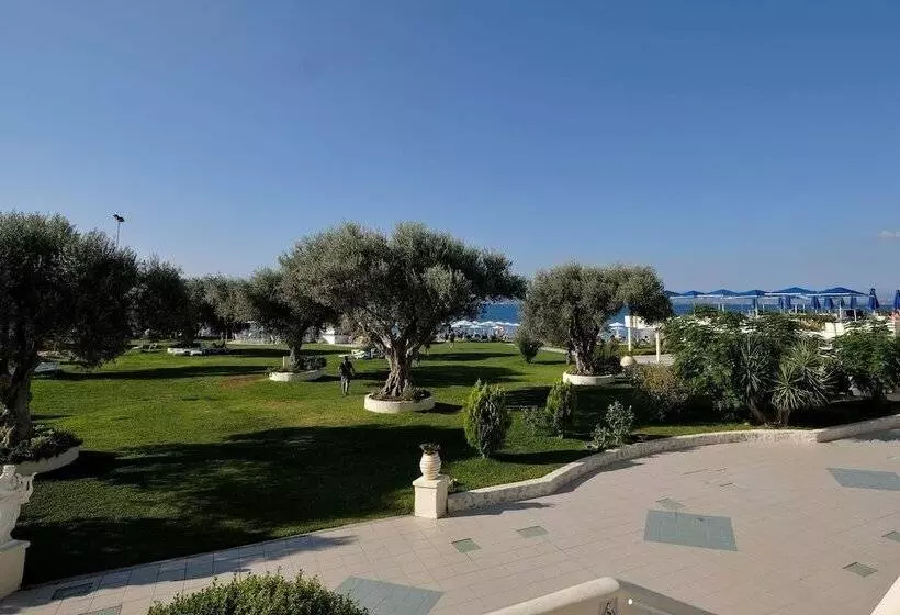 בית מלון כפרי Palmariva Beach