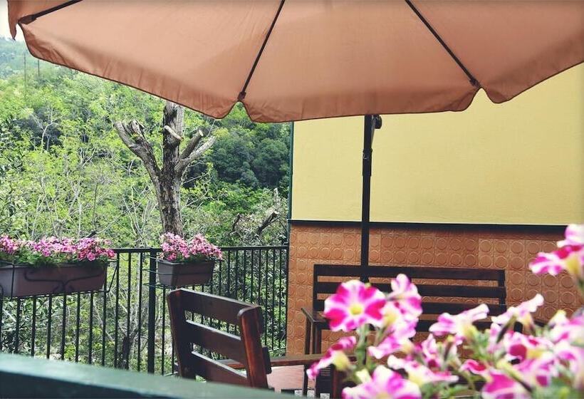 בית מלון כפרי Pineta Del Borgo