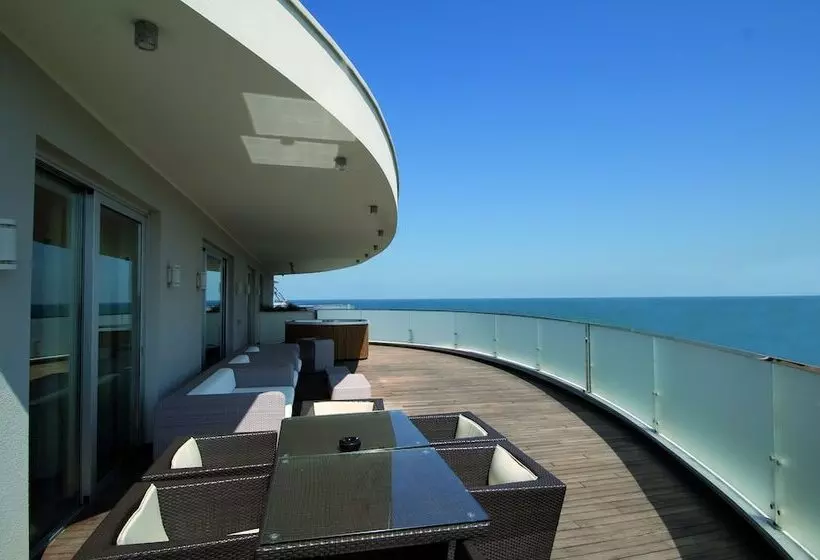 Отель Premier & Suites  Premier Resort