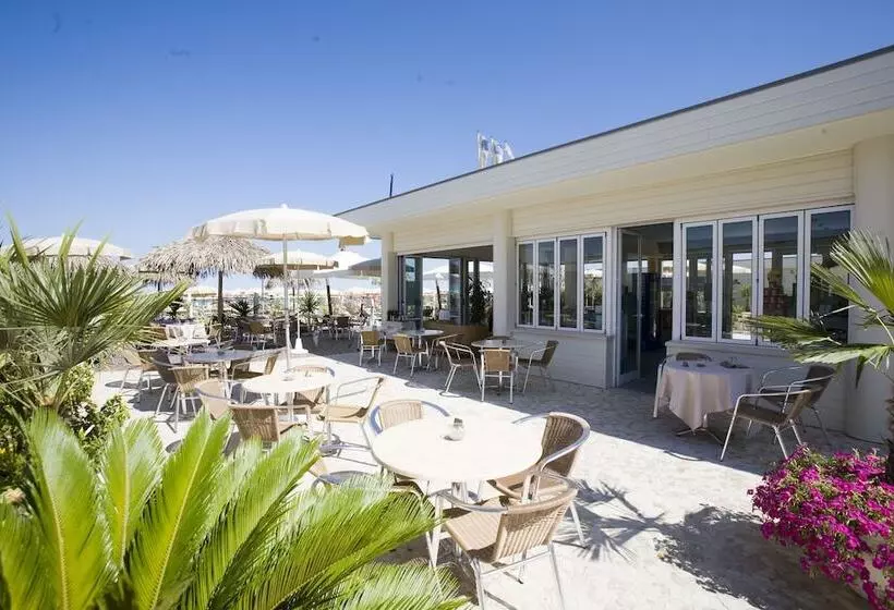 Отель Premier & Suites  Premier Resort