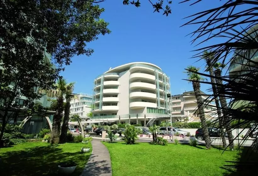 Отель Premier & Suites  Premier Resort