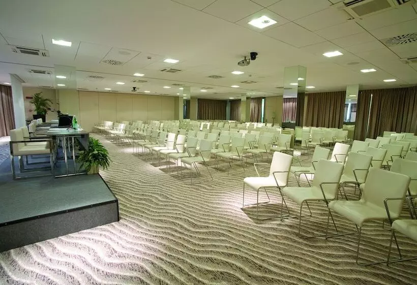 Отель Premier & Suites  Premier Resort