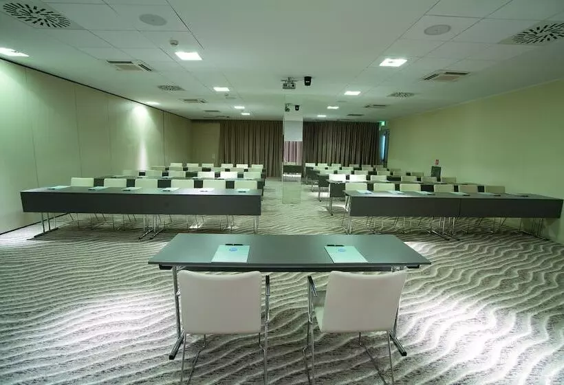 Отель Premier & Suites  Premier Resort