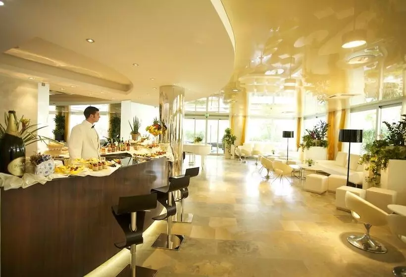 Отель Premier & Suites  Premier Resort