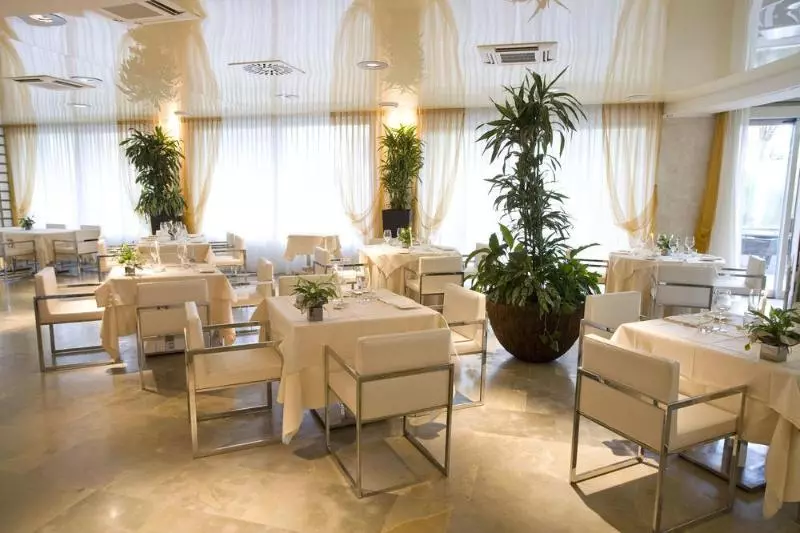 Отель Premier & Suites  Premier Resort