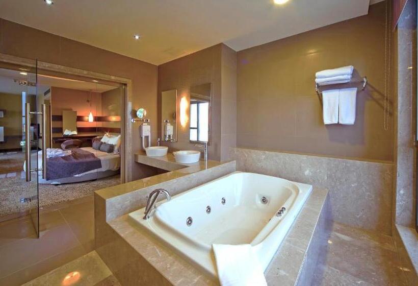 Отель The Green Park Pendik