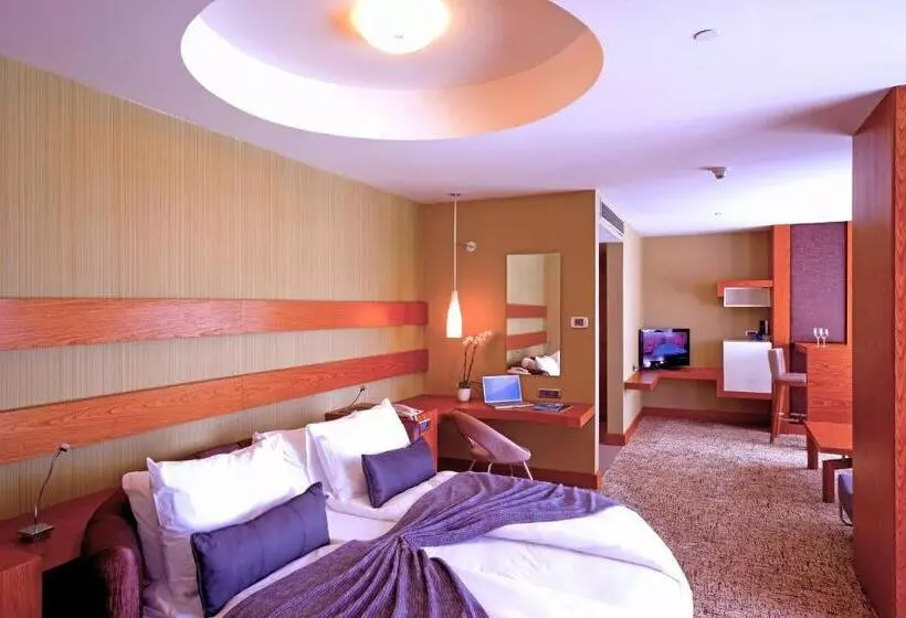 Отель The Green Park Pendik