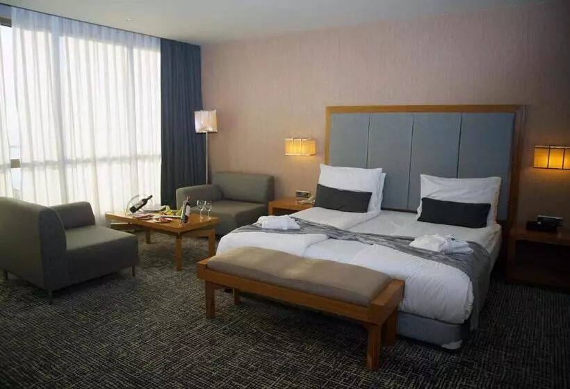 Отель The Green Park Pendik