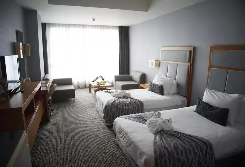 Отель The Green Park Pendik