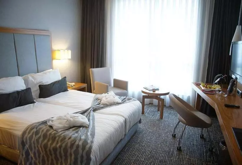 Отель The Green Park Pendik