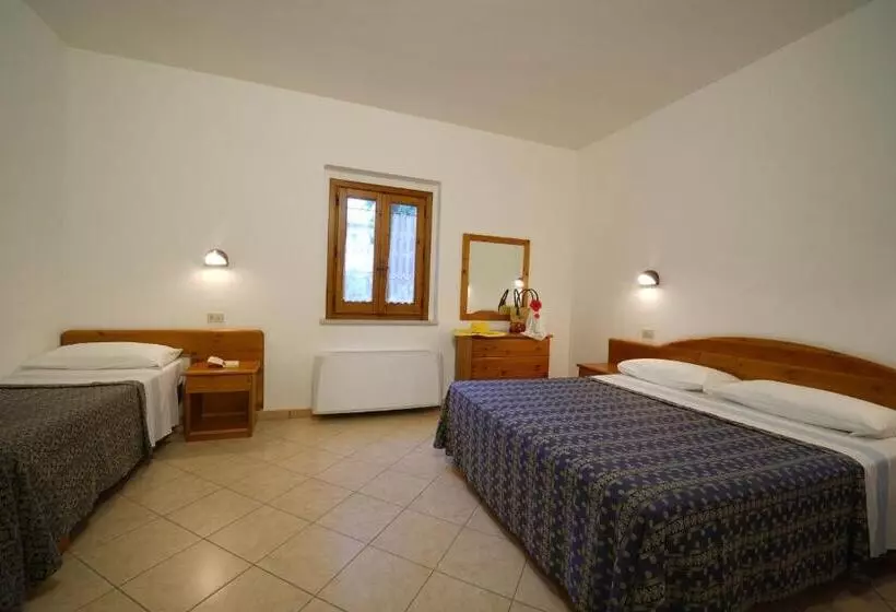 호텔 Villaggio Torre Ruffa Robinson