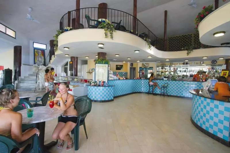 ホテル Villaggio Torre Ruffa Robinson