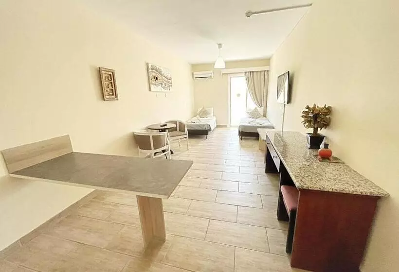 Antonis G. Hotel Apartments