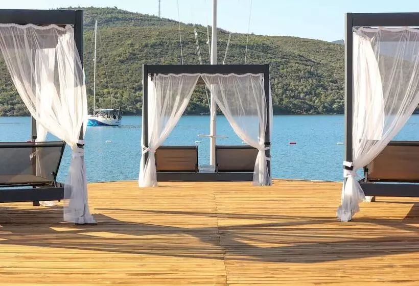 Green Bay Resort & Spa