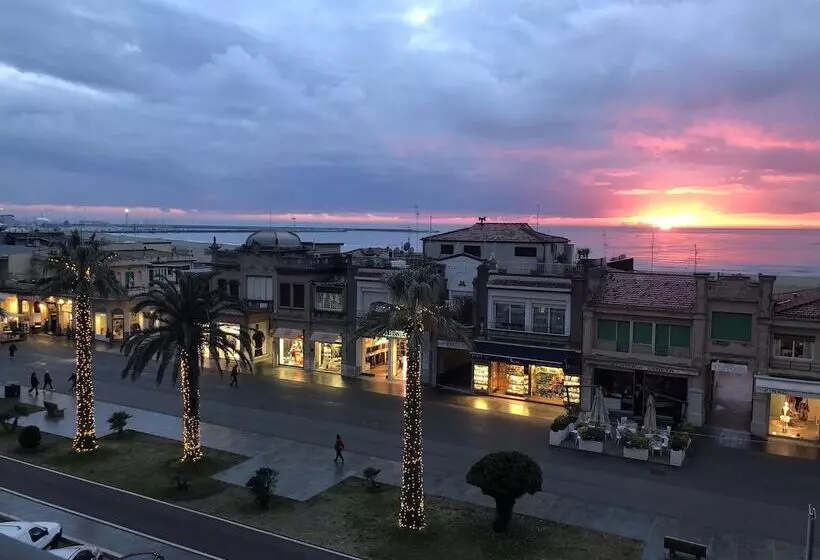 هتل Bella Riviera Lungomare