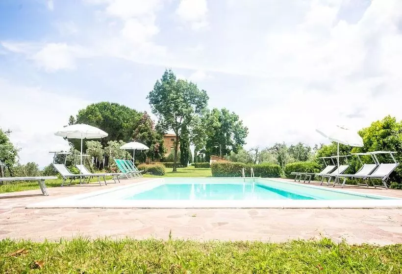 هتل Castellare Di Tonda