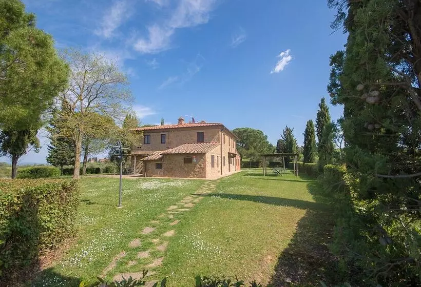 هتل Castellare Di Tonda