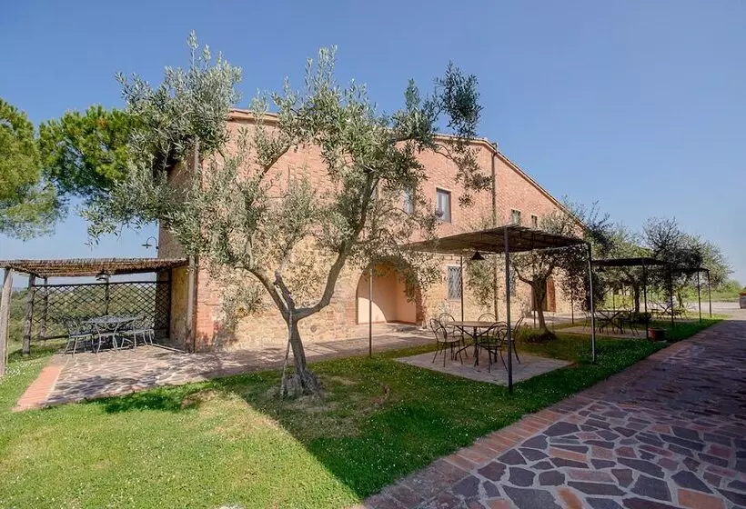 هتل Castellare Di Tonda