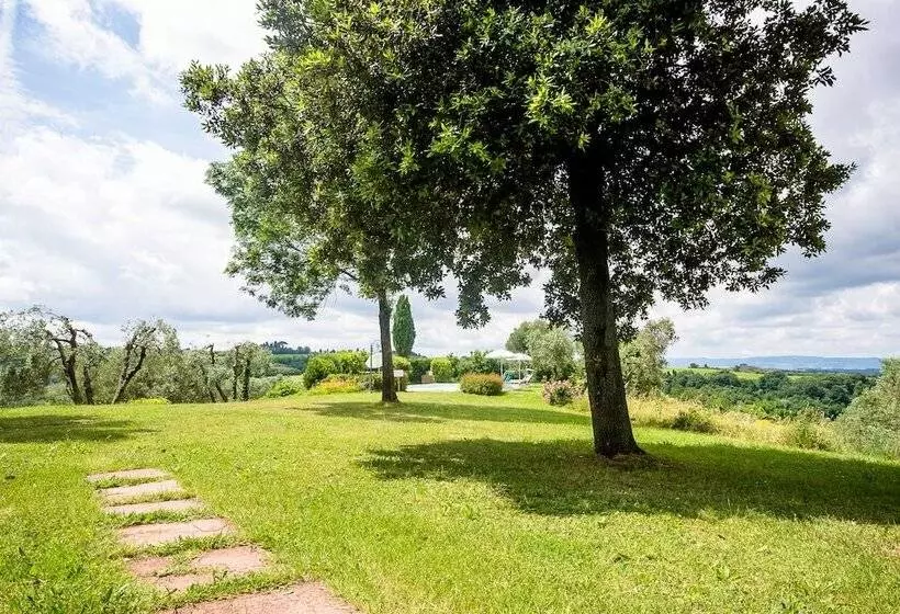 هتل Castellare Di Tonda