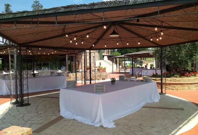 בית מלון כפרי Castellare Di Tonda