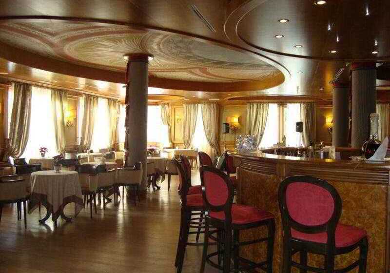 فندق Cristal Palace