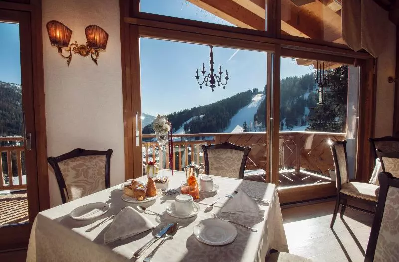 Отель Cristal Palace