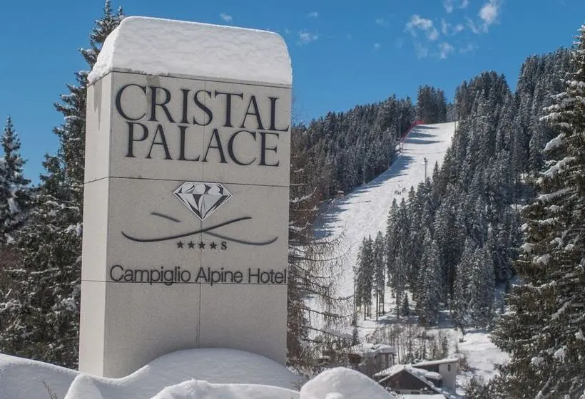 ホテル Cristal Palace