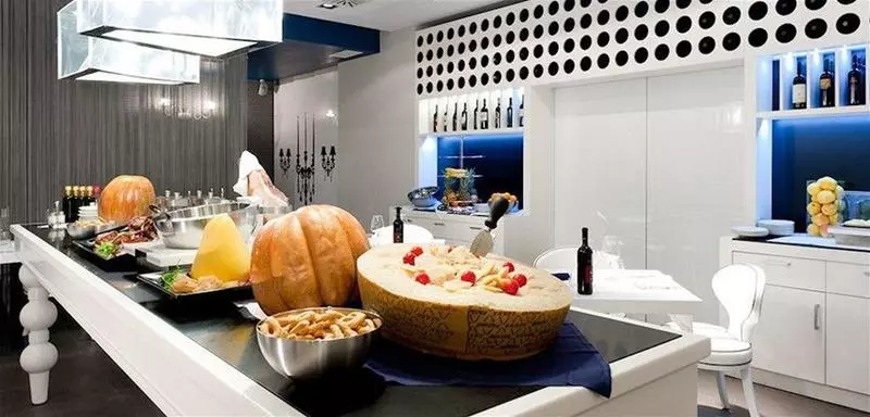 Отель Home Club Suite