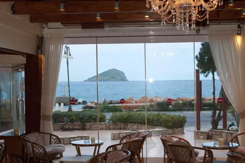 ホテル Kiani Akti