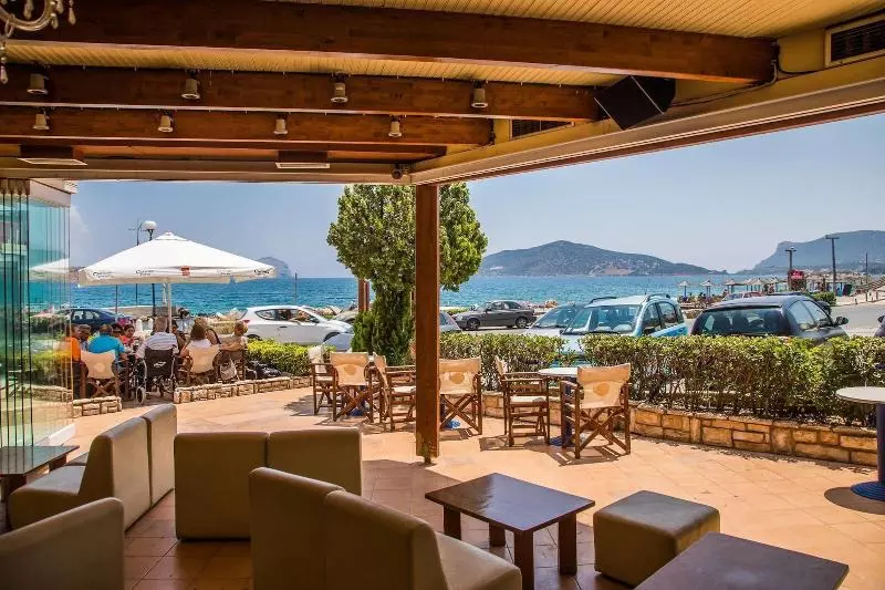 ホテル Kiani Akti