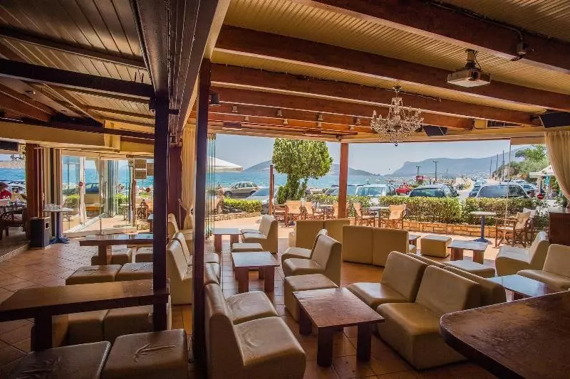 ホテル Kiani Akti