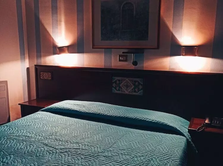 ホテル Plaza Caltanissetta