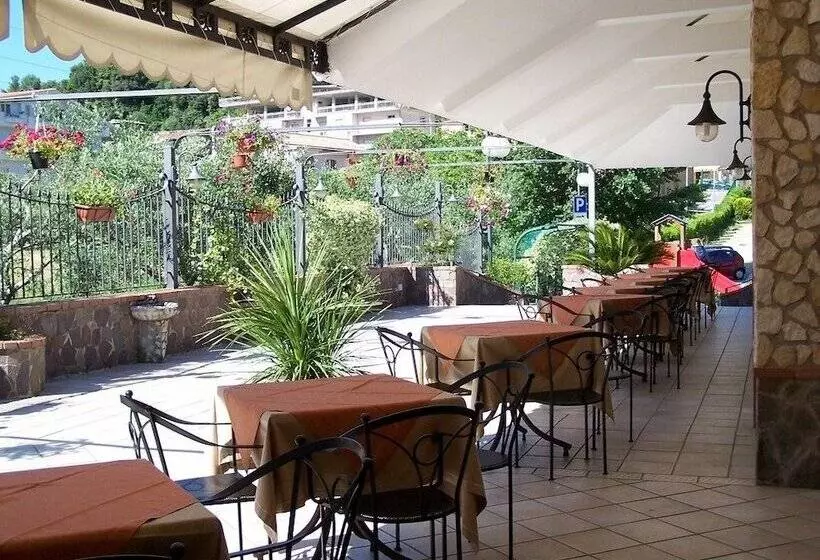 هتل Ristorante Belvedere