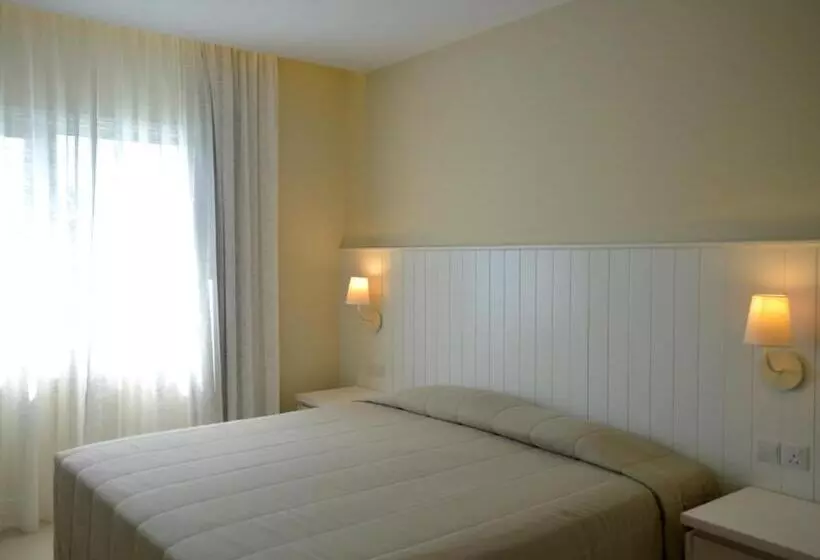 호텔 Sunrise Gardens Apart