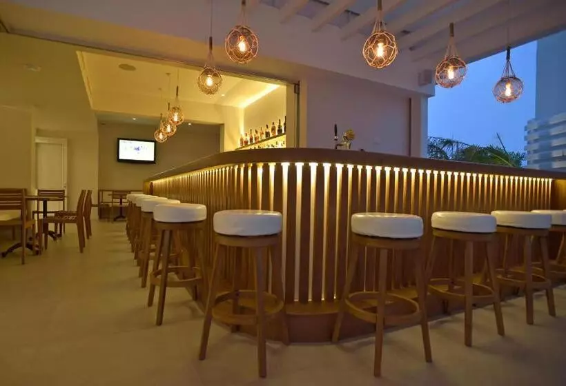 호텔 Sunrise Gardens Apart