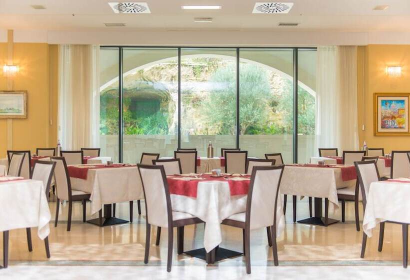 בית מלון כפרי Vittoria Resort Pool & Spa