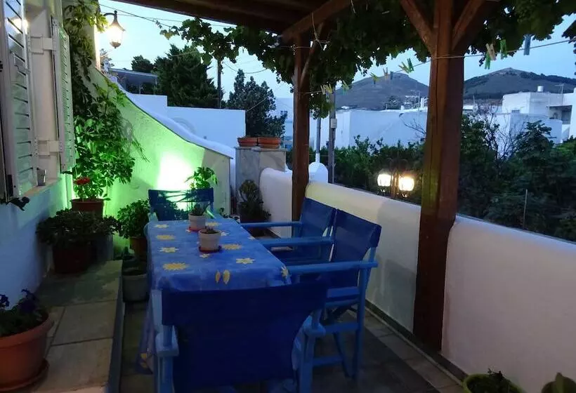 Kontaratos Studios & Apartments