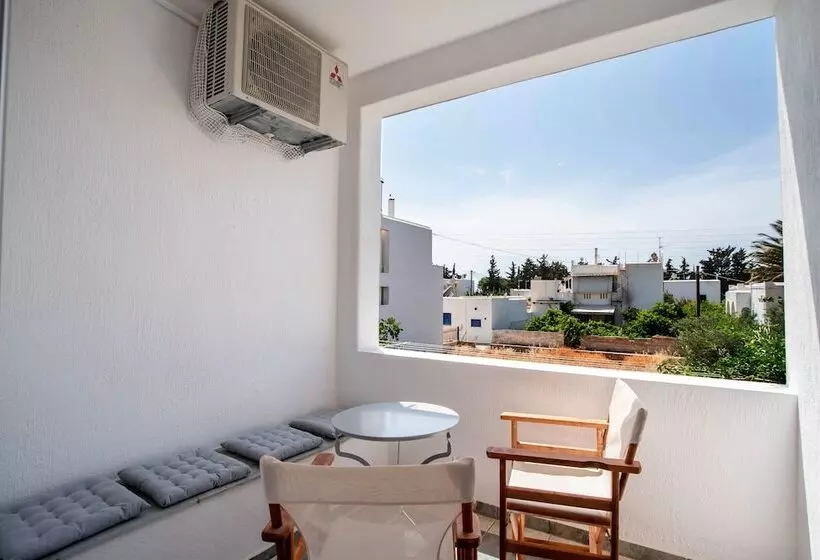 Kontaratos Studios & Apartments