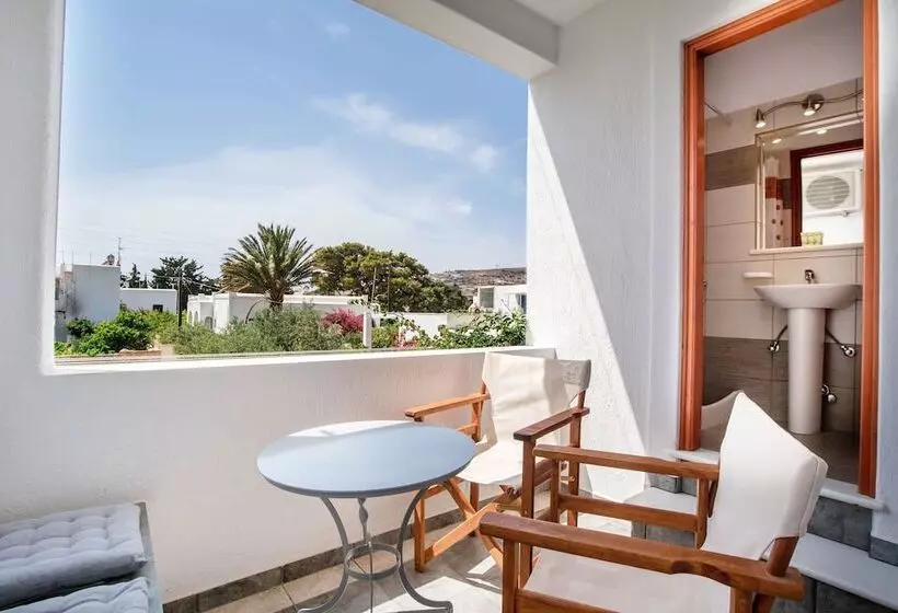 Kontaratos Studios & Apartments